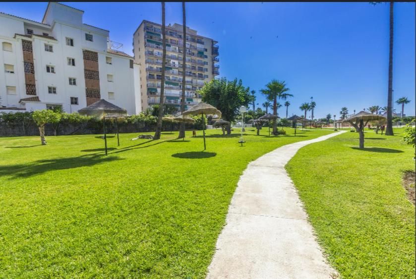 Apartamento En Benalmadena, Primera Linea De Playa Extérieur photo